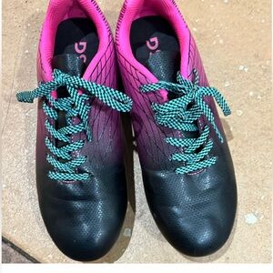Girls soccer cleats